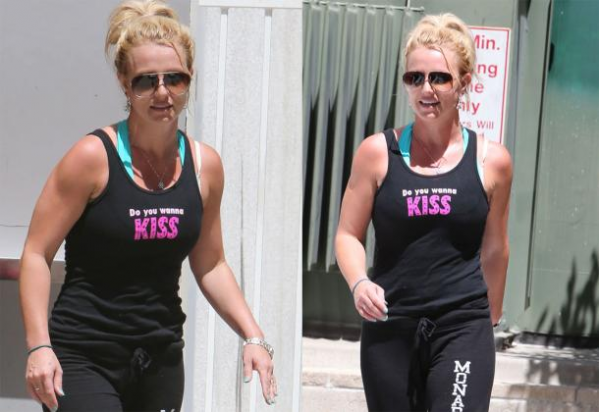 Britney Spears Seems To Have A Kiss On Her Mind